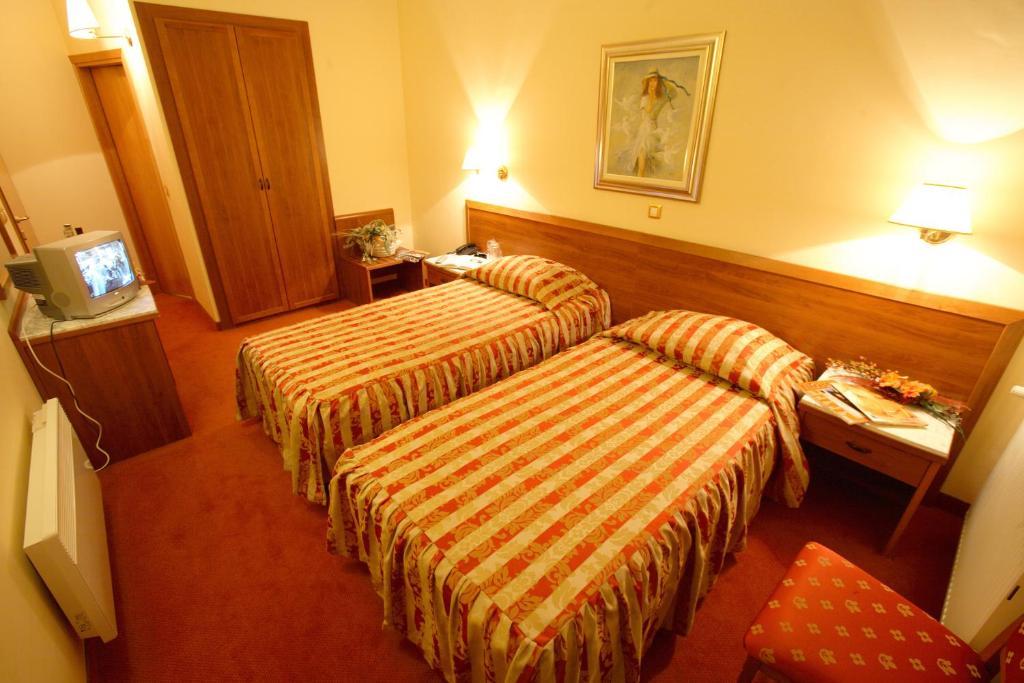 Hotel Dinara Ливно Стая снимка