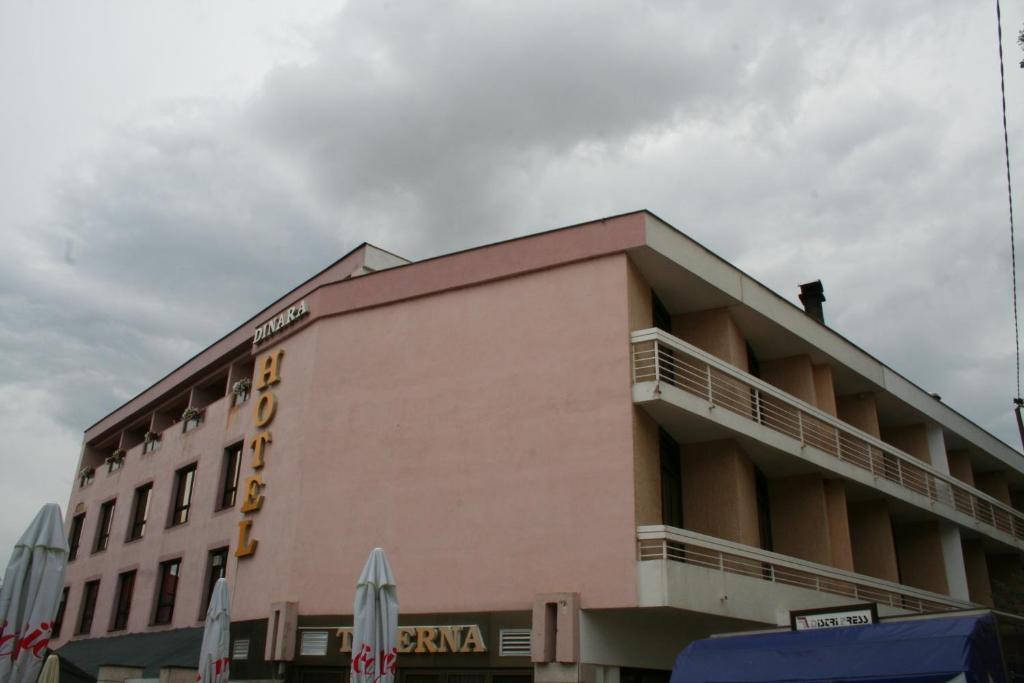 Hotel Dinara Ливно Екстериор снимка