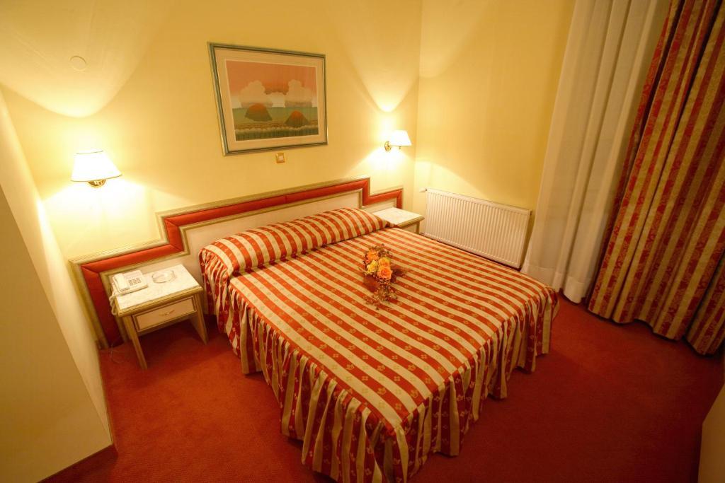 Hotel Dinara Ливно Стая снимка